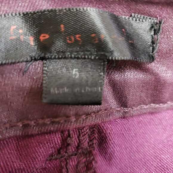 Womens Jeans Size 5 Burgundy Skinny Tappered Leg Mid Rise Coated - Picture 8 of 10